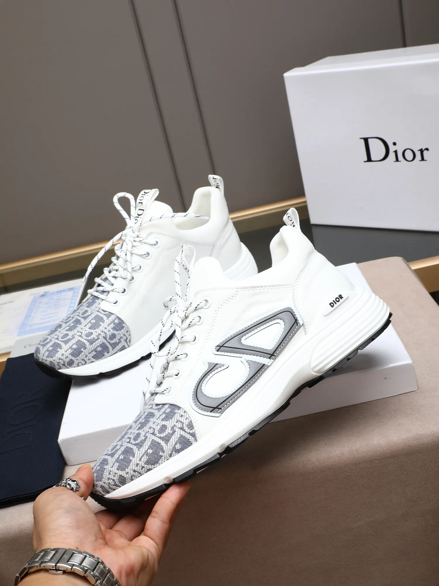 Men's shoes 💰460 💰Dior [Dior] 😘😘High-end series of casual men's shoes, simple and elegant👍👍👍The upper is made of first-layer genuine leather spliced ​​with Dior's special material [sun][sun]; imported first-layer sheepskin lining; special outsole, wear-resistant, lightweight, the overall design is harmonious and unified without lacking personality 👣🌟✨You deserve it! 5 colors😍Sizes 38~44. (45 custom-made) The picture above is a big seller🔥🔥🔥